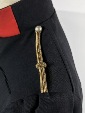 Österreich k.u.k. ? Uniformjacke aus schwarzem Tuch, für mich nicht näher zuzuordnen