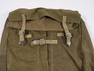 Luftwaffe, Bekleidungssack für fliegendes Personal in Tropenausführung, zum Transport der Uniform während die Sonderbekleidung getragen wird. Guter Zustand.