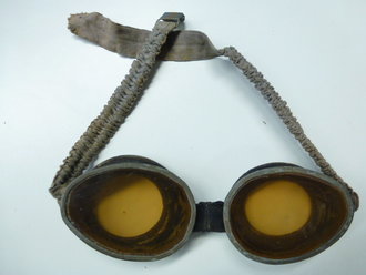 Gasschutzbrille in Tasche deutsch 1.Weltkrieg. Die Gummis der Brille ausgehärtet. Rarität