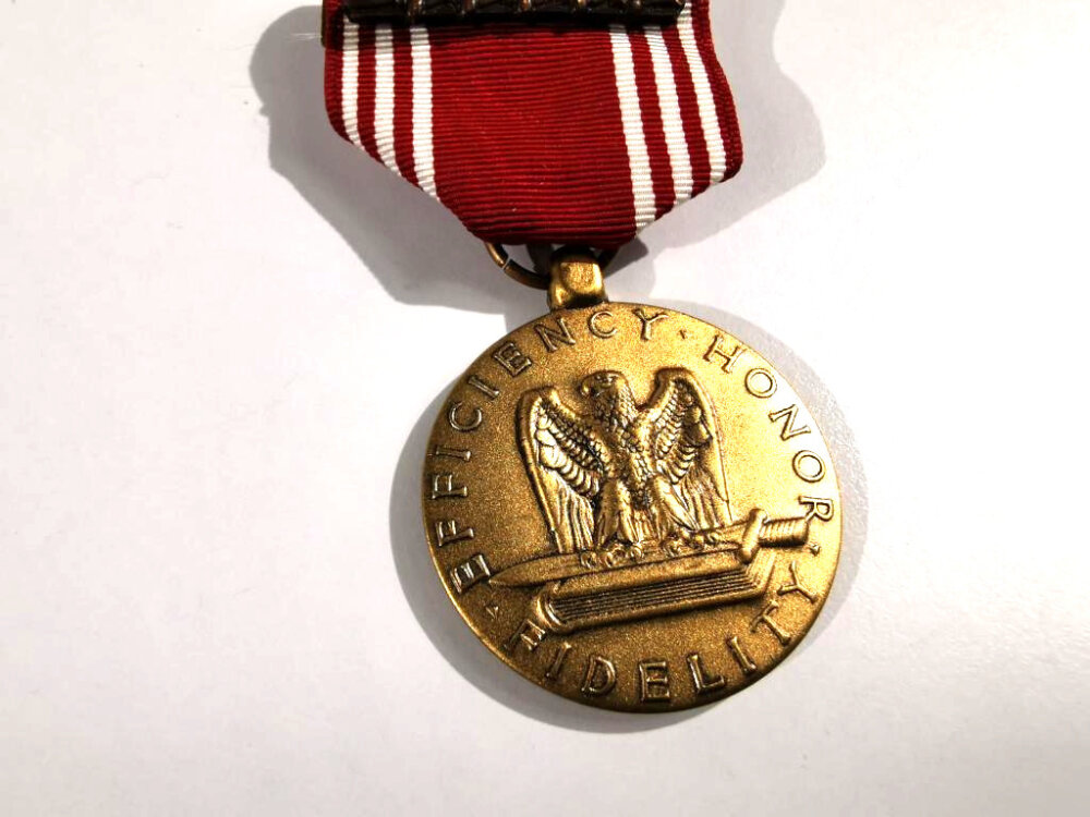 U.S. Army good conduct medal with 5 knoth device, 35,00