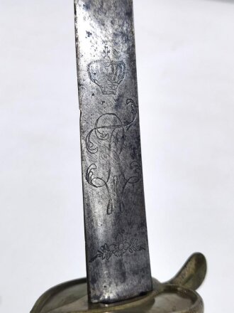 Preussen, Grenadiersäbel Modell 1816 ,  ohne Scheide,Truppenstempel,  Klinge mit FRW markiert, Klingenrücken gestempelt 1831, Griffstück noch nicht aus einem Stück gegossen  wie beim späteren Modell 1816