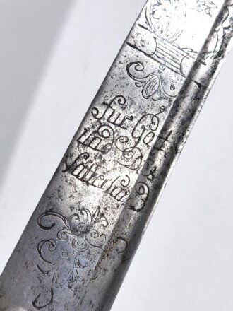 Infanteriesäbel 18.Jahrhundert ohne Scheide, höchstwahrscheinlich für Schweiz, mit für Linkshänder aptiertem Daumenring, herzförmiges Stichblatt mit Rest einer Herstellermarkierung