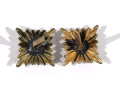 III. Reich, Paar Rangsterne für Schulterklappen, Buntmetall vergoldet, Kantenlänge 16,5 mm