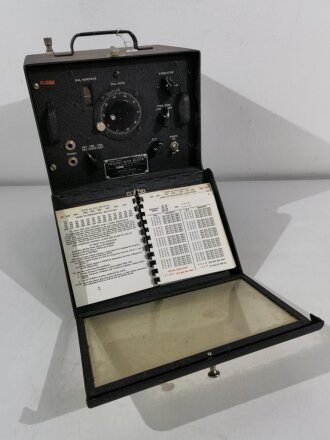 U.S. Signal Corps , 1942 dated " Frequency Meter...