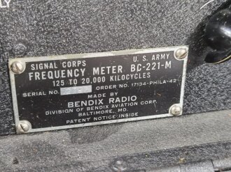 U.S. Signal Corps , 1942 dated " Frequency Meter...