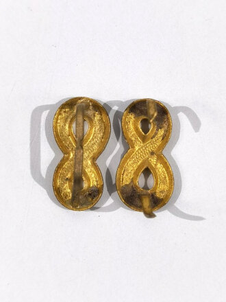 Paar Auflagen für Schulterklappen der Reichswehr oder frühen Wehrmacht "8" in Gold, Höhe 19 mm