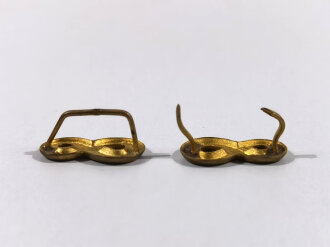 Paar Auflagen für Schulterklappen der Reichswehr oder frühen Wehrmacht "8" in Gold, Höhe 19 mm