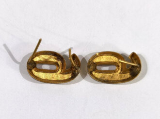 Paar Auflagen für Schulterklappen der Wehrmacht "6 oder 9" in Gold, Höhe 18 mm
