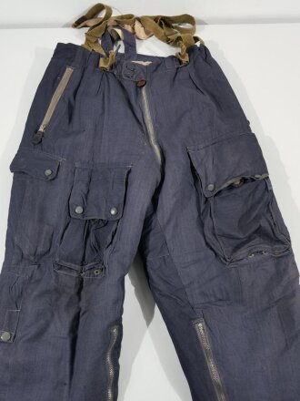 Luftwaffe, blaue Hose für fliegendes Personal, sogenannte "Kanalhose" Leicht getragenes Stück in sehr gutem Gesamtzustand