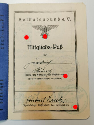 Soldatenbund e.V. , Mitglieds Paß eines Angehörigen aus Schwerin, geklebt 1937 und 38