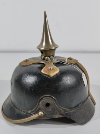 Korpus für eine Pickelhaube, Doppellöcher ,...