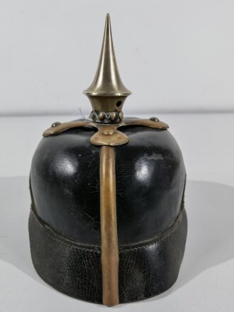 Korpus für eine Pickelhaube, Doppellöcher , ursprünglich nicht zusammengehörig