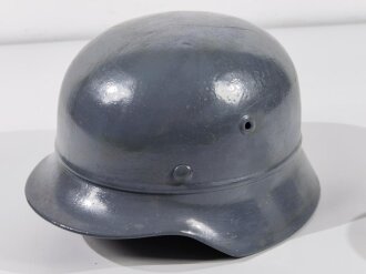 Luftschutzhelm mit französischem Innenfutter, leider...