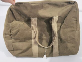 Luftwaffe, Tasche für einen Fallschirm. Getragenes...