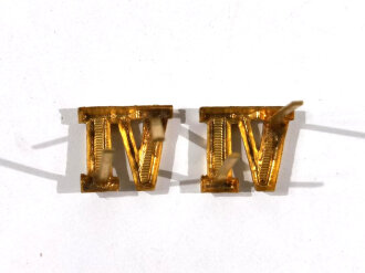 Paar Auflagen für Schulterklappen der Wehrmacht " Wehrbereich 4 " in Gold , Höhe 12 mm