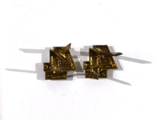 Paar Auflagen für Schulterklappen der Wehrmacht "4" in Gold, Höhe 13 mm