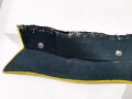Kragen für einen Waffenrock für einen Offizier der Nachrichtentruppe, Von Kragenspitze zur Kragenspitze 48 cm