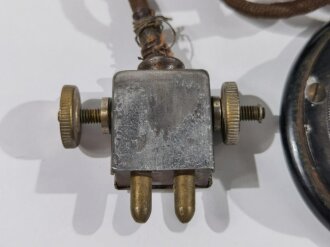 Kopffernhörer 33 der Wehrmacht datiert 1942, Kopfbügel fehlt, Funktion nicht geprüft