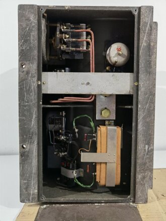 Umformer  U.100/24, Hersteller Lorenz, für Stromversorgung  100 Watt Sender der Wehrmacht. Originallack, Funktion nicht geprüft