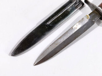 Frankreich 2.Weltkrieg, Kampfmesser " Colon 41" Parierstange wackelt, geht schwer aus der Scheide, sonst guter Zustand
