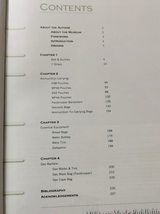 "Ausrüstung Volume 1", 229 Seiten, 22 x 30,5 cm, gebraucht, englisch