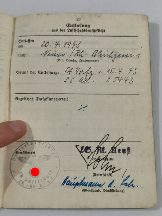 Luftschutz Dienstbuch zugleich Personalausweis eines Angehörigen des Sicherheits- und Hilfsdienst oder Luftschutzwarendienst aus Neuss, datiert 1941