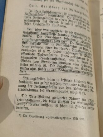 Vorläufige Ortsanweisung für den Luftschutz der Zivilbevölkerung, Abschnitt VIII " Luftschutzsanitätsdienst" 63 Seiten, Kleinformat