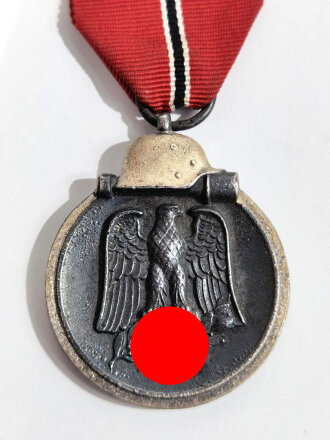 Medaille Winterschlacht im Osten, am Band