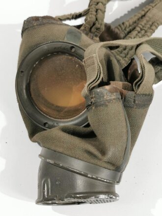 Gasmaske Wehrmacht, angetrocknet