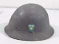 Schweden, Stahlhelm M21/26. Von der schwedischen Armee überlackiertes Stück in gutem Gesamtzustand