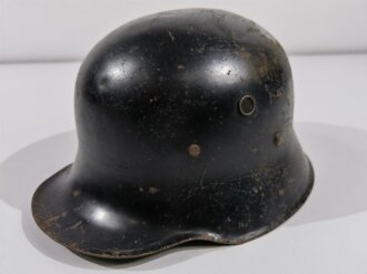 Stahlhelm aus den 1930iger Jahren. schwarzer...