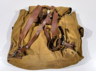 Schwerer Rucksack aus Materialresten der Wehrmacht, Nachkriegsanfertigung " Schwerter zu Pflugscharen "