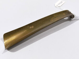 Schuhlöffel aus Messingkartusche Gesamtlänge 15,5cm, Nachkriegsfertigung " Schwerter zu Pflugscharen "