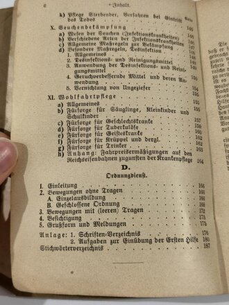 Leitfaden für den Unterricht in den Sanitätskolonnen, 2. verbesserte Auflage, Heidelberg 1923, 192 Seiten, 10,5 x 15,5 cm, stark gebraucht