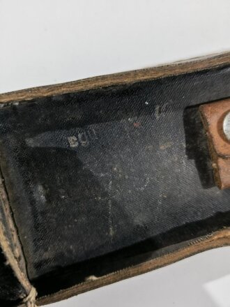 Koppeltasche aus Tasche für Brustmikrofon der Wehrmacht, Nachkriegsanfertigung " Schwerter zu Pflugscharen"