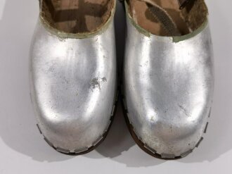 Paar Schuhe aus Flugzeugaluminium der Luftwaffe ,...