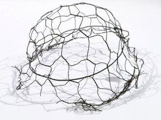 Stahlhelm Tarnnetz Wehrmacht, höchstwahrscheinlich neuzeitliche Anfertigung aus Sammlungsauflösung