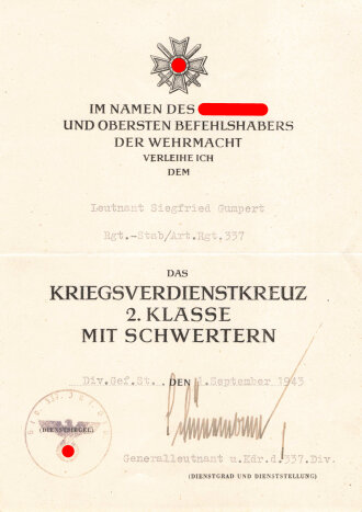 Verleihungsrkunde zum Kriegsverdienstkreuz 2. Klasse mit Schwertern für einen Leutnant im Rgt.-Stab/Art.Rgt. 337, Urkunde mittig gefaltet