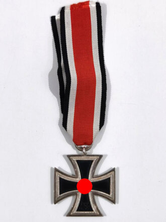 Eisernes Kreuz 2. Klasse 1939, magnetisch, Hakenkreuz mit voller Schwärzung