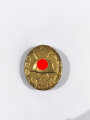 Verwundetenabzeichen 1939 in Gold im Etui, unmarkiertes Stück des Hersteller " Hauptmünzamt Wien ", Buntmetall, sehr guter Zustand, vergoldung komlpett erhalten, Etui mit Hersteller markiert