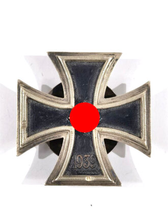 Eisernes Kreuz 1. Klasse 1939 an Schraubscheibe, Rückseitig mit Hersteller " L/50 " für " Gebrüder Godet & Co., Berlin " Hakenkreuz berieben, magnetisch, sonst guter Zustand