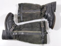 Luftwaffe, Paar Stiefel für fliegendes Personal, Ausführung mit zwei Reissverschlüssen, diese gängig. Etikett von Dihlmann Tuttlingen 1938. Nachbesohlt, Sohlenlänge 27,5cm