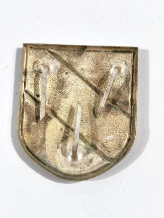 Wappenschild für einen Tropenhelm der Wehrmacht aus Buntmetall