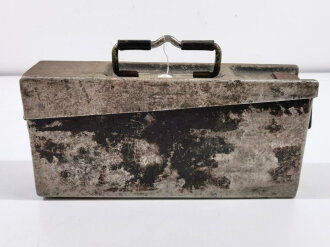 Gurtkasten für MG der Wehrmacht, Aluminium, datiert 1939, Verschluss defekt, ungereinigt
