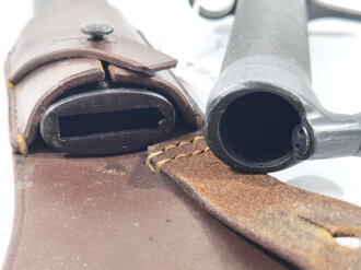 Schweden, Seitengewehr Modell 1896 mit zugehörigem Koppelschuh in gutem Gesamtzustand