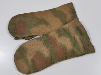 Paar Winterwendehandschuhe Wehrmacht, sumpftarn auf weiß, nicht ganz paarig