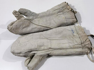 Paar Winterwendehandschuhe Wehrmacht, splittertarn auf weiß, Fabrikmäßig instandgesetztes Paar