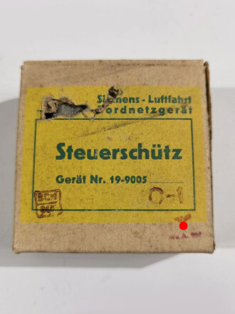 Luftwaffe Steuerschütz, Gerät Nr. 19-9005, in der originalen Umverpackung, Funktion nicht geprüft. Sie erhalten ein ( 1 ) Stück , die Umverpackung ist mehr oder weniger defekt