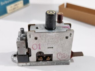 Luftwaffe Selbstschalter zur Sicherung der elektrischen Bordanlage gegen Überlastung und Kurzschluß. FL E 5000 01, ungebrauchtes Stück in der originalen Verpackung