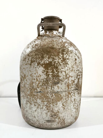 18 Liter Trinkwasser Behälter der Wehrmacht. Originallack, mit den seltenen, dazugehörigen Trageriemen , diese schwer gefettet